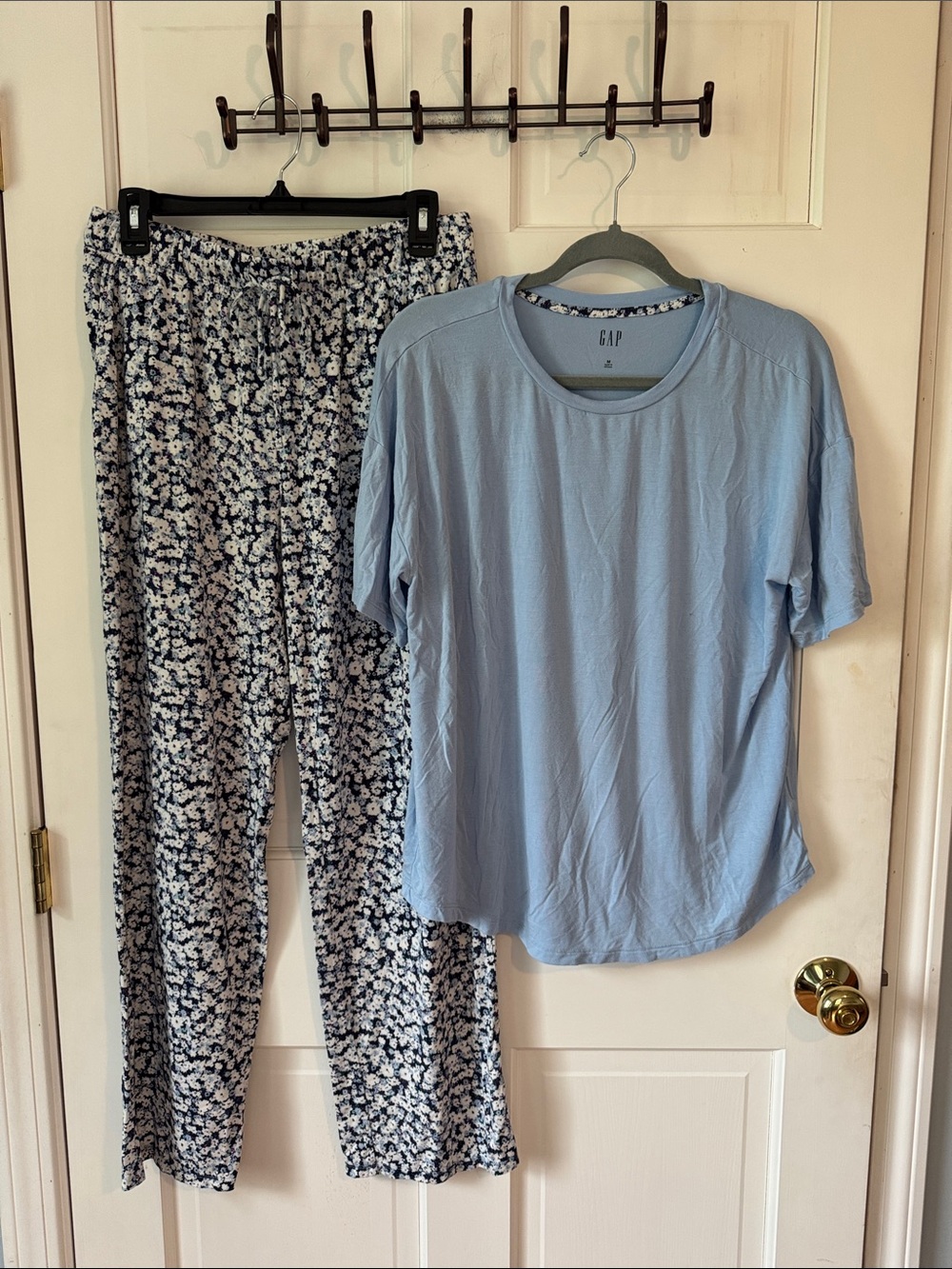 GAP Light Blue Short Sleeve Top & Floral Pajama Pants. Size M